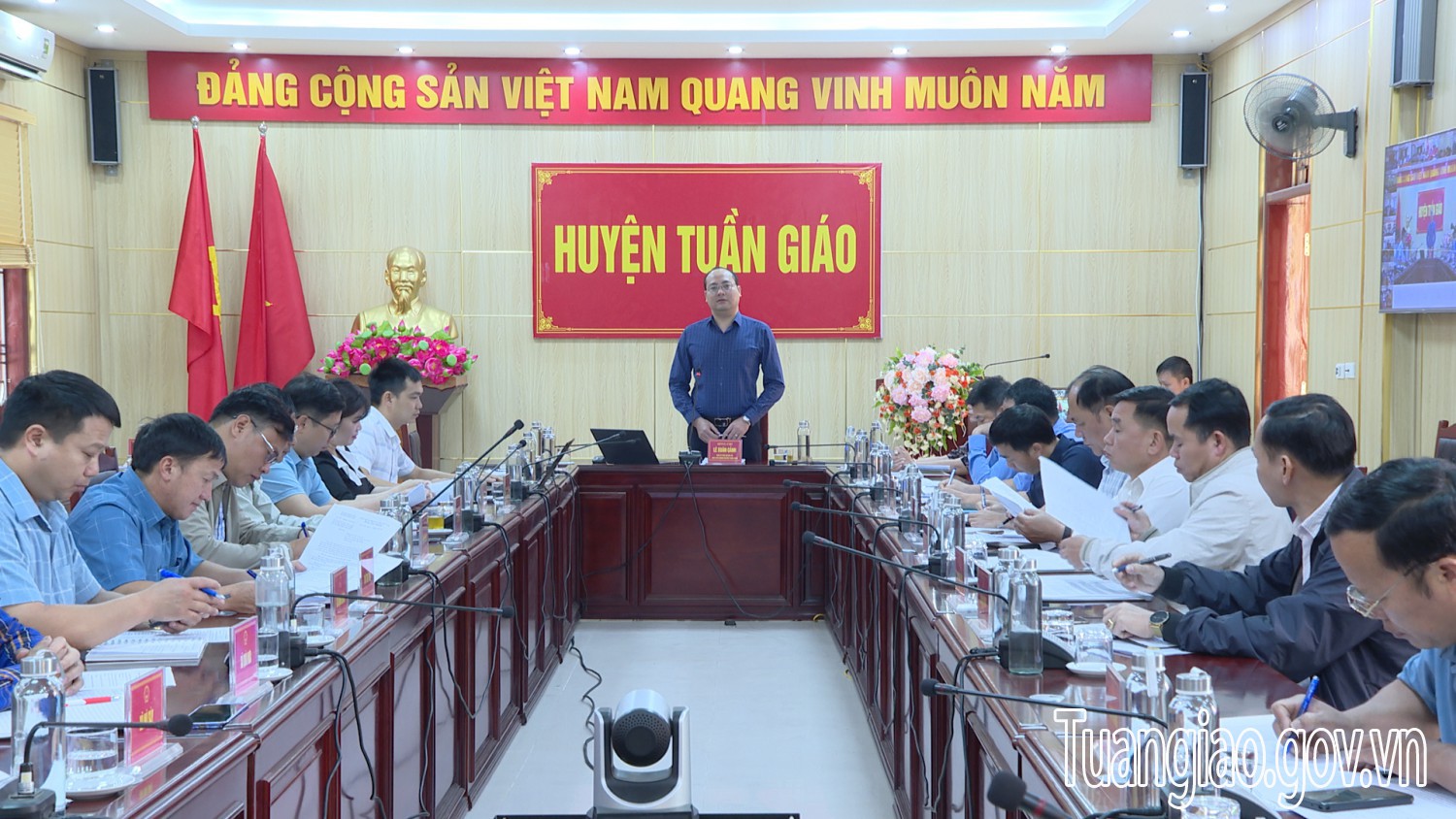 Họp triển khai kế hoạch trồng cây mắc ca năm 2024