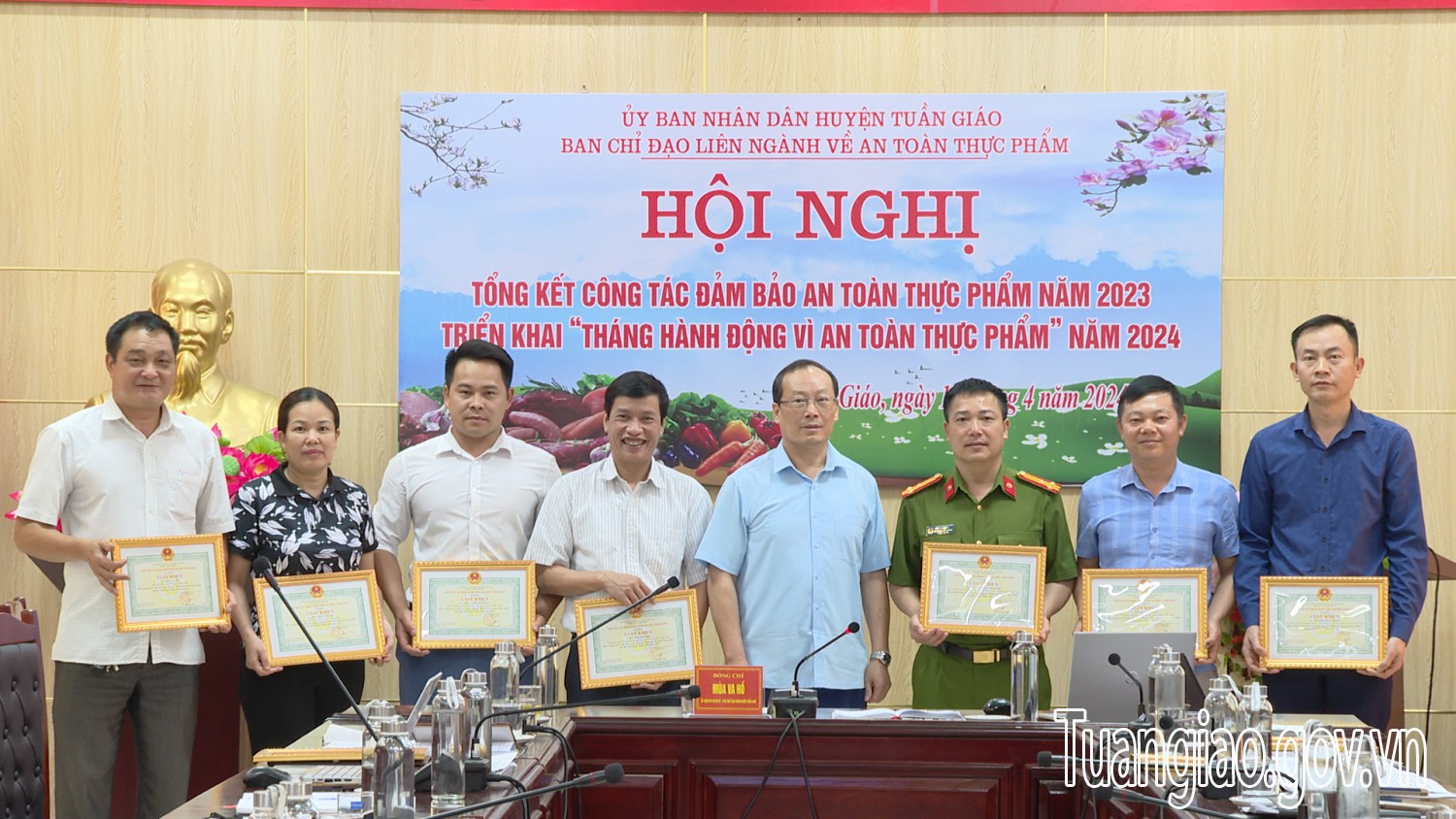 Hội nghị tổng kết công tác đảm bảo an toàn thực phẩm năm 2023 triển khai “Tháng hành động vì ATTP” năm 2024