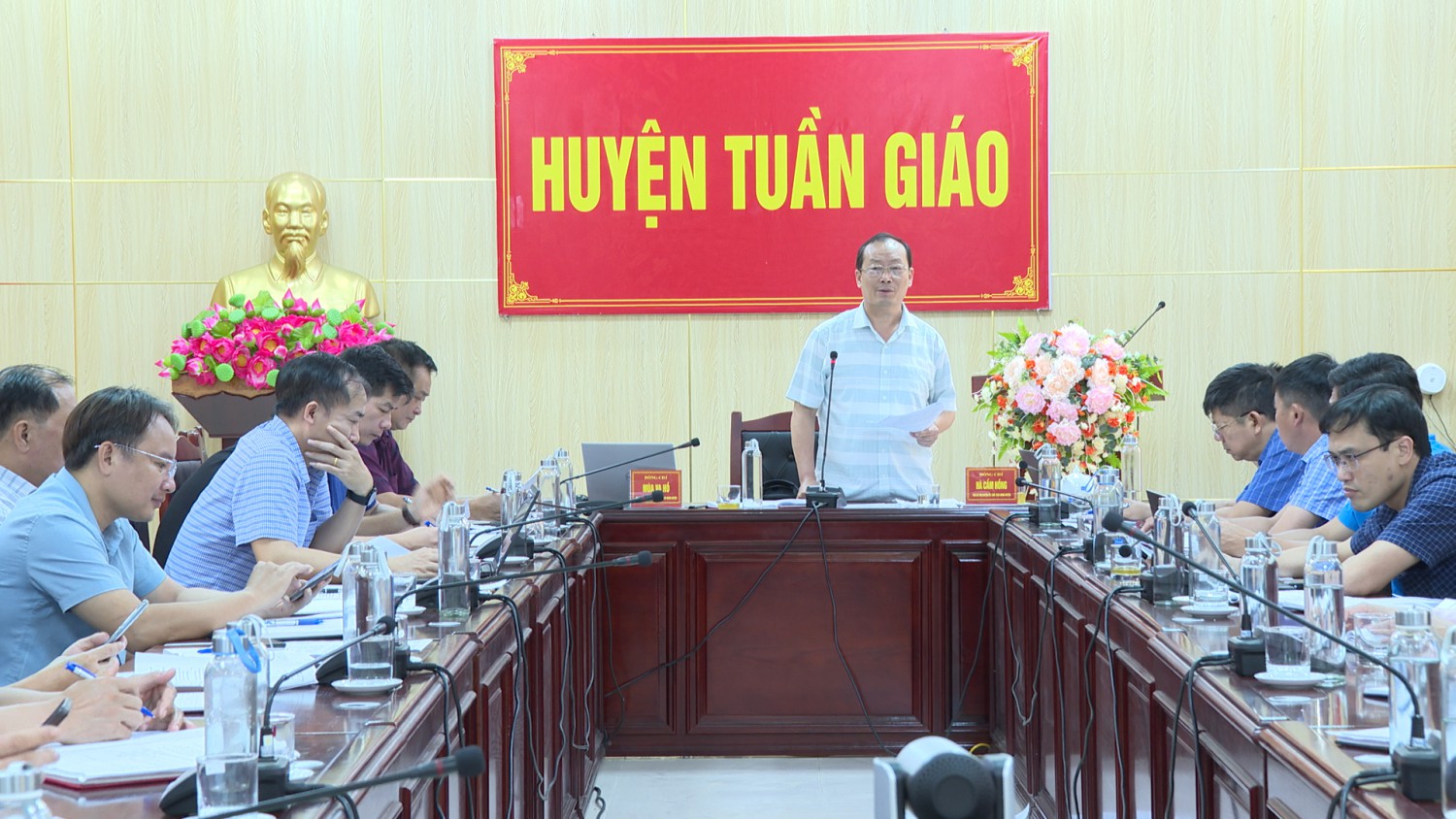 Tuần Giáo họp Ban chỉ đạo Chương trình xoá nhà tạm, nhà dột nát