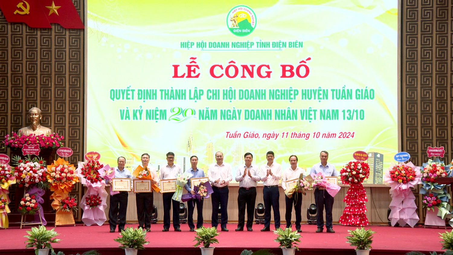 Lễ Công Bố Quyết Định Thành Lập Chi Hội Doanh Nghiệp hình bầu cua tôm cá

 Và Kỷ Niệm 20 Năm Ngày Doanh Nhân Việt Nam