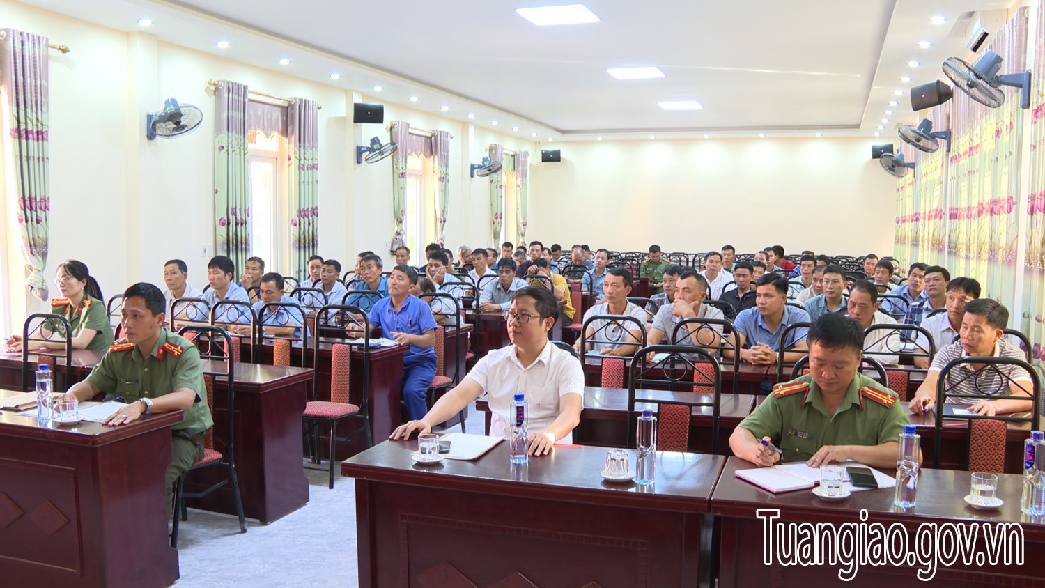 Công an tỉnh Điện Biên tổ chức tập huấn nghiệp vụ bảo vệ cho lực lượng bảo vệ cơ quan, doanh nghiệp, trường học trên địa bàn hình bầu cua tôm cá
